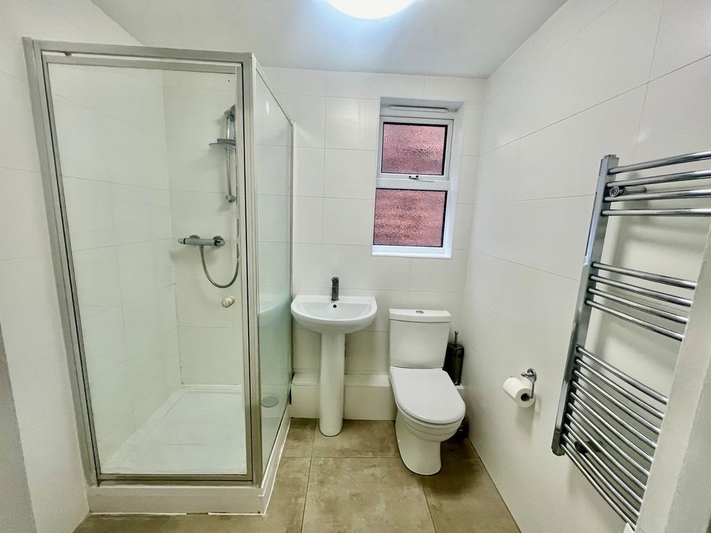 Additional image 6 of 2 bed flat for saleBlind Lane, Bourne End SL8