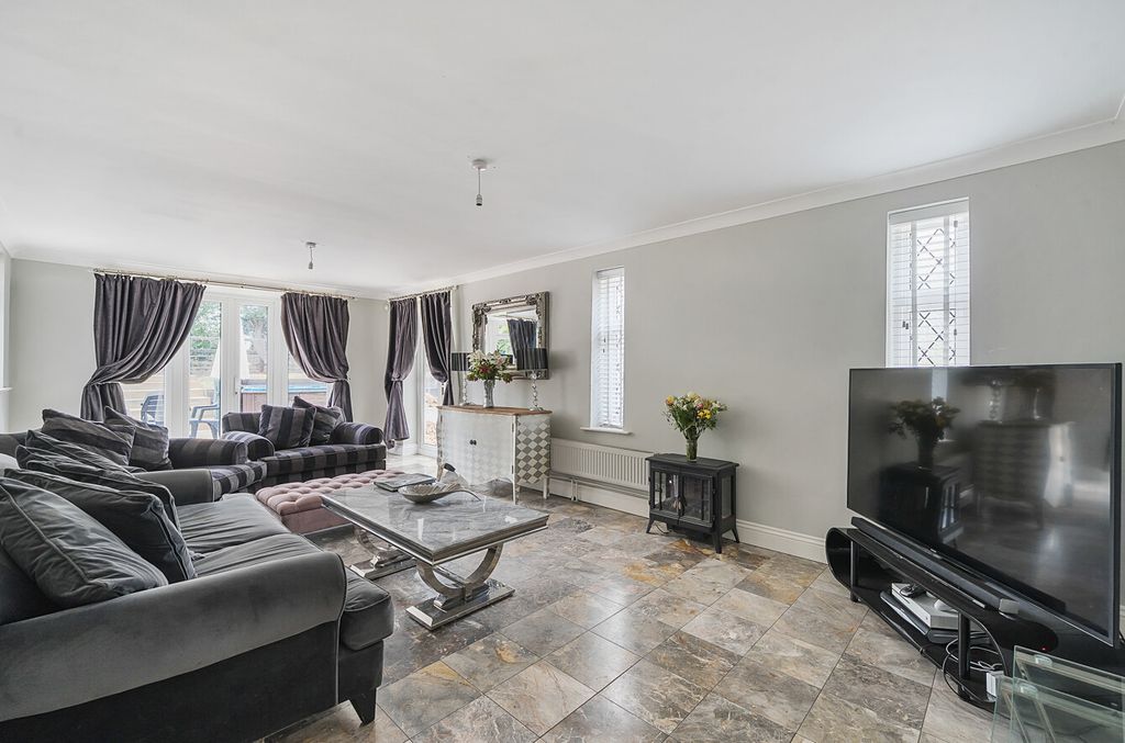 Additional image 8 of 6 bed detached house for saleGoughs Barn Lane, Jealotts Hill, Warfield, Berkshire RG42