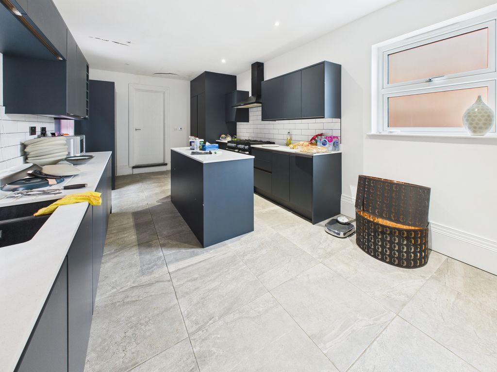 Additional image 3 of 4 bed semi-detached house for saleTaunton Road, Bridgwater TA6