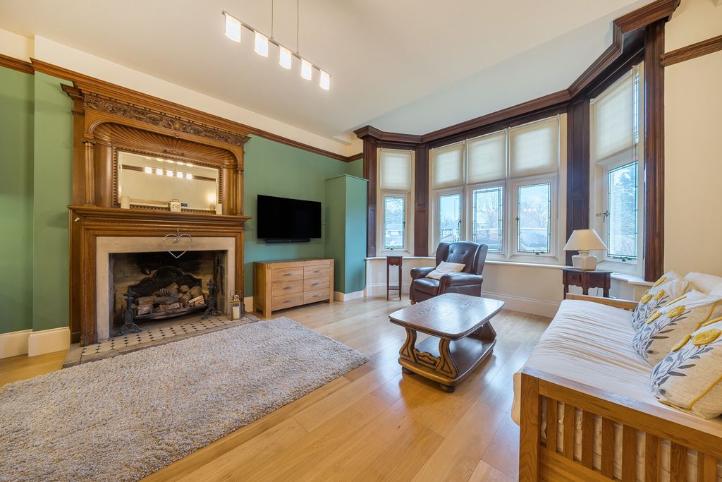 Additional image 2 of 2 bed flat for saleRodway Road, Bromley BR1