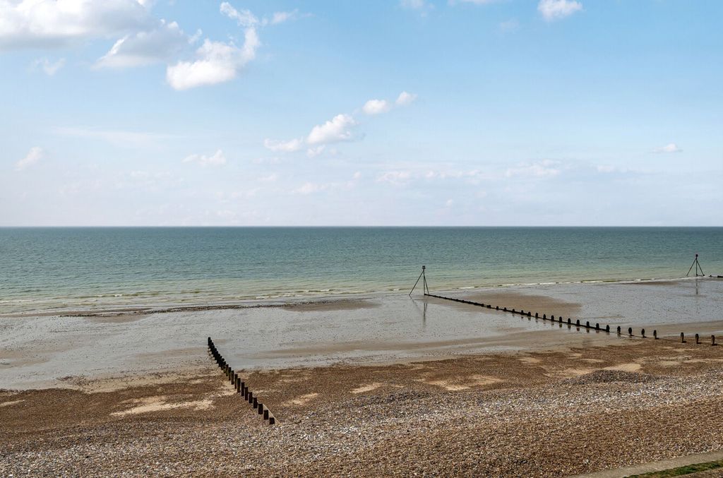 Additional image 16 of 2 bed flat for saleThompson Road, Bognor Regis PO22