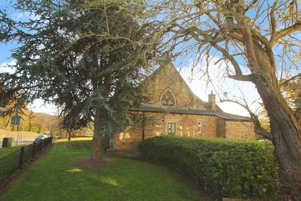2 bed flat for saleThe Strone, Apperley Bridge, Bradford BD10