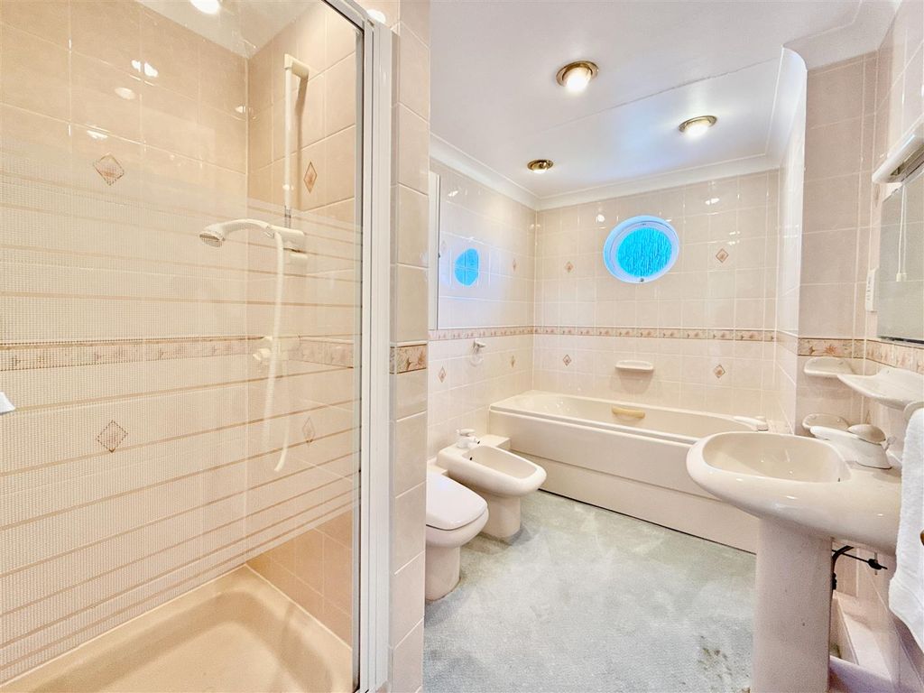 Additional image 9 of 2 bed flat for saleBerry Head Road, Brixham TQ5