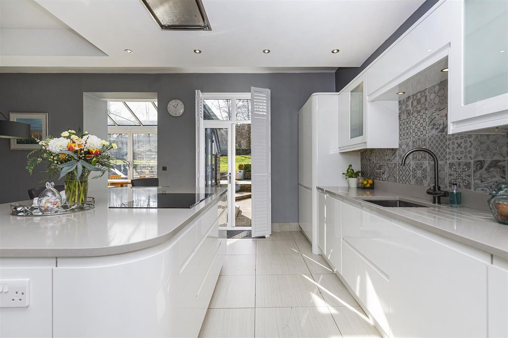 Additional image 17 of 4 bed detached house for saleBeaconsfield Road, Clayton, Bradford BD14