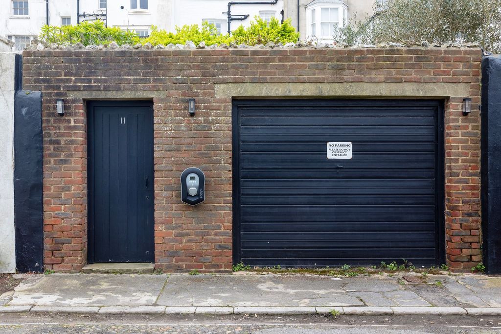 Additional image 31 of 5 bed property for saleRoyal Crescent, Brighton BN2