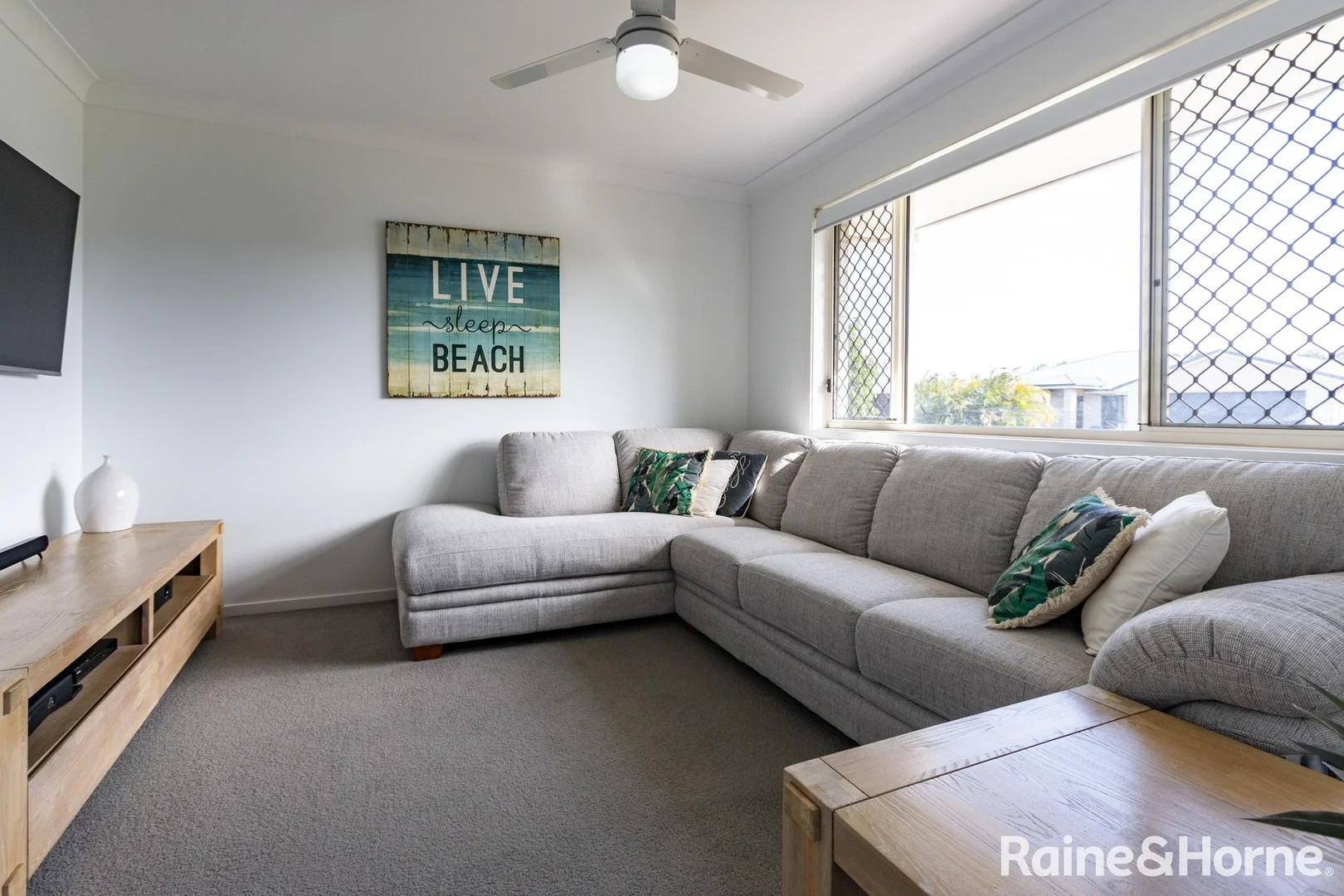 Additional image 2 of 11 Toppers Drive, Coral Cove QLD 4670