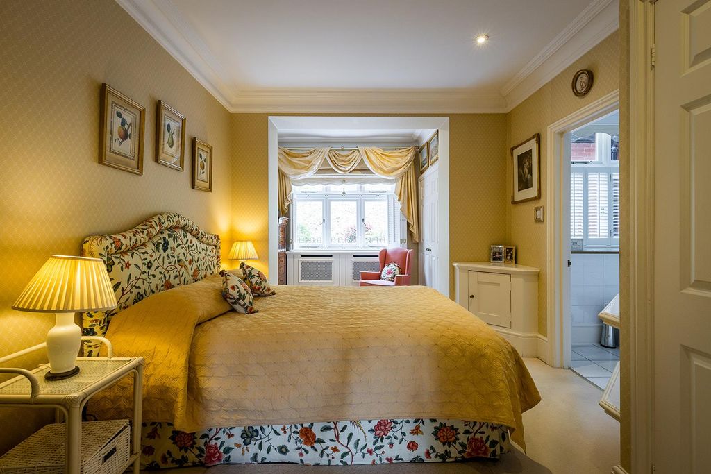 Additional image 29 of 3 bed flat for saleSnowdenham Hall, Snowdenham Lane Bramley, Guildford GU5