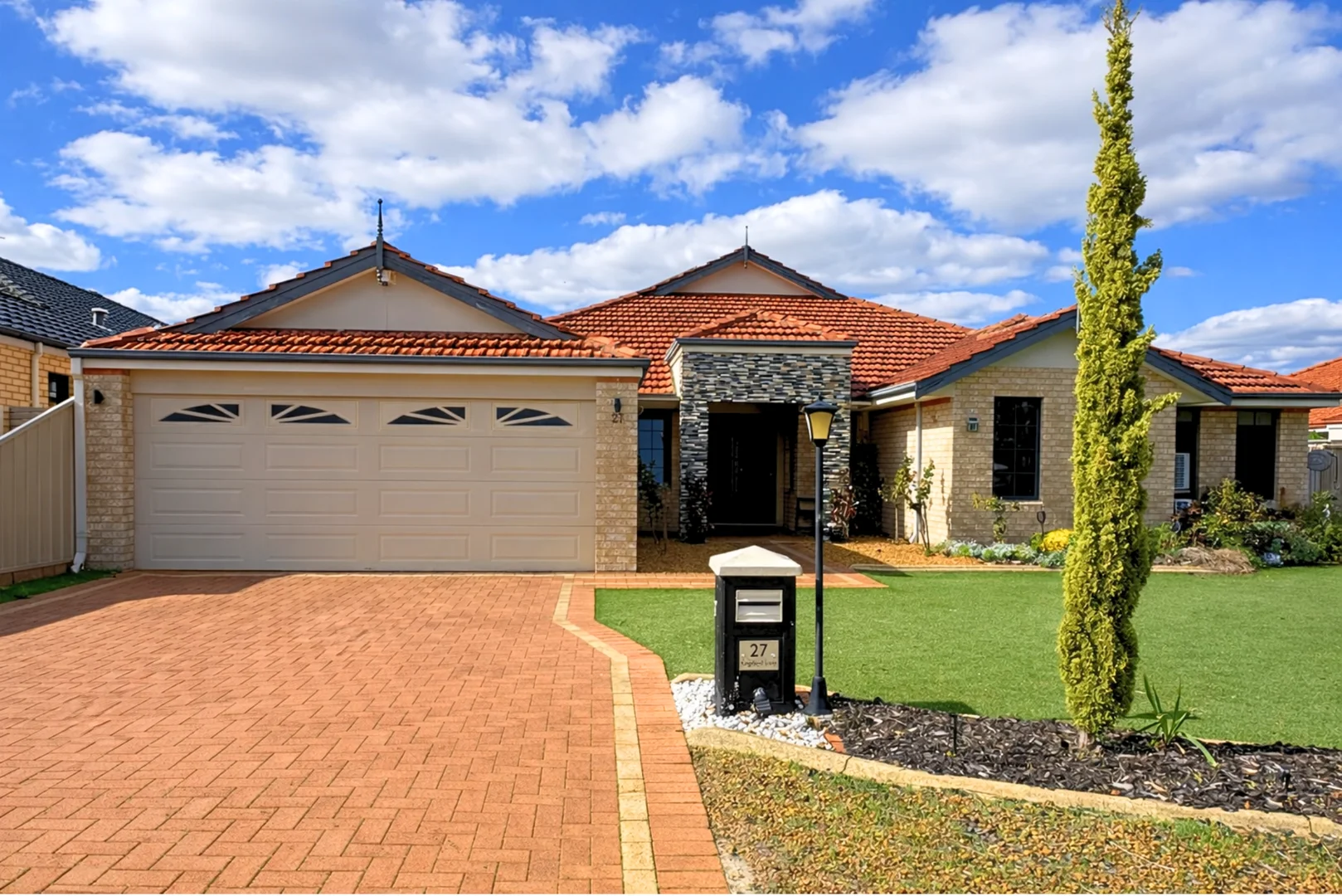 27 Kingsland Loop, Canning Vale WA 6155 photo 4