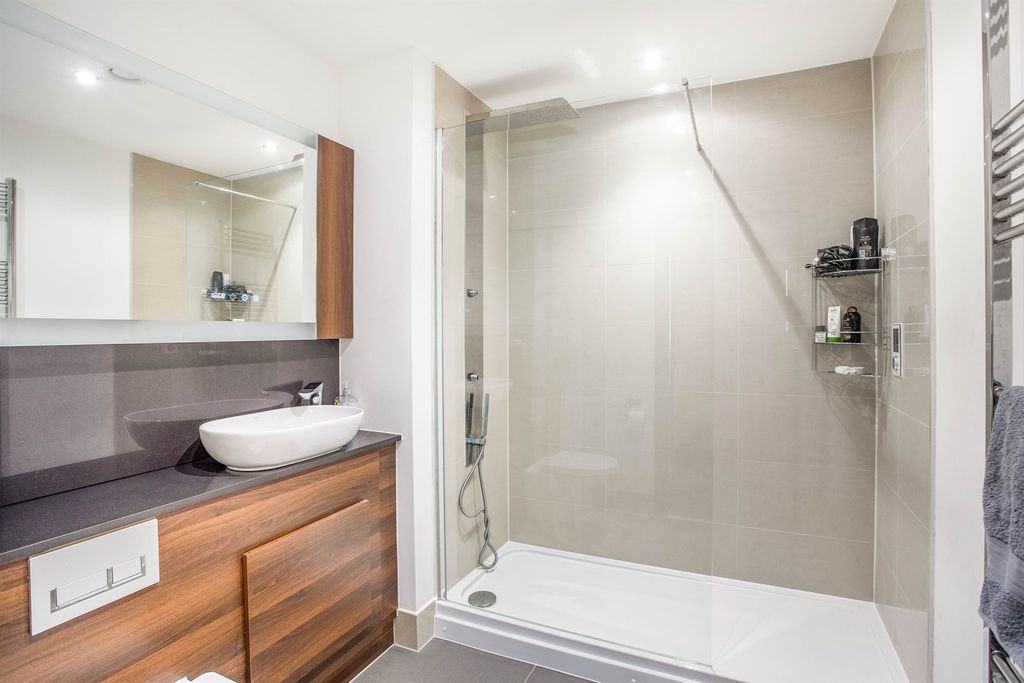 Additional image 10 of 2 bed flat for saleSummerhouse Hill, Buckingham MK18