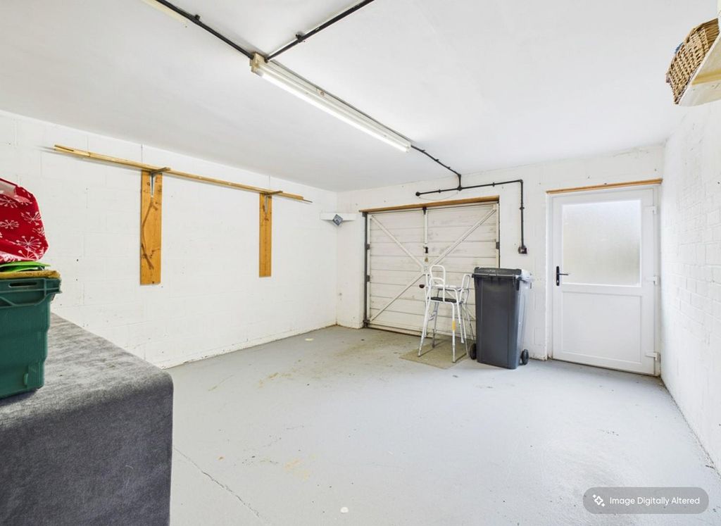 Additional image 21 of 4 bed semi-detached house for saleBerrymoor Road, Brampton CA8