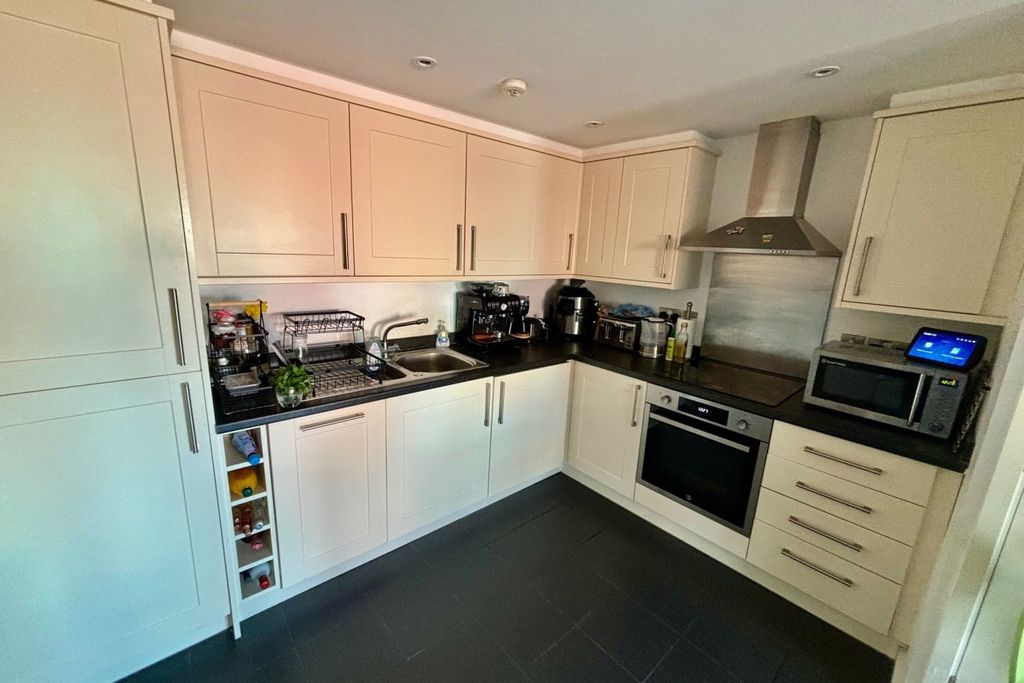 Additional image 2 of 1 bed flat for saleClarke Court, 64 High Street, Egham, Surrey TW20