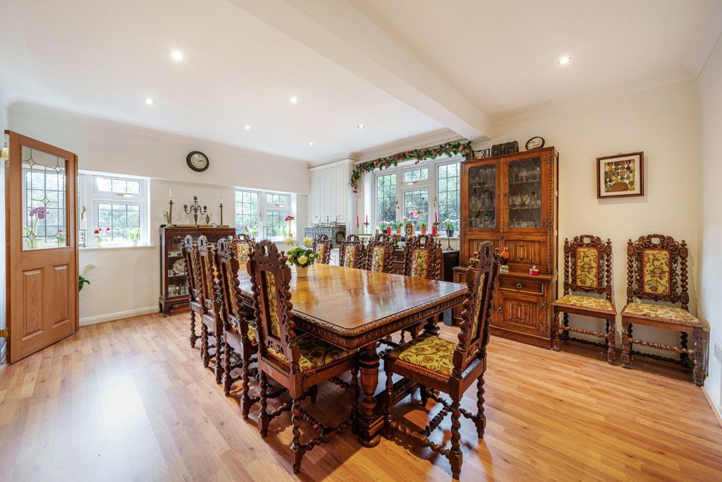 Additional image 8 of 6 bed country house for saleParsonage Lane, Farnham Common, Buckinghamshire SL2