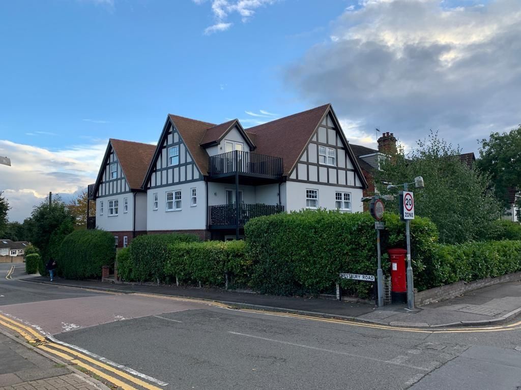 2 bed flat for saleWestbury View, Brentwood CM14