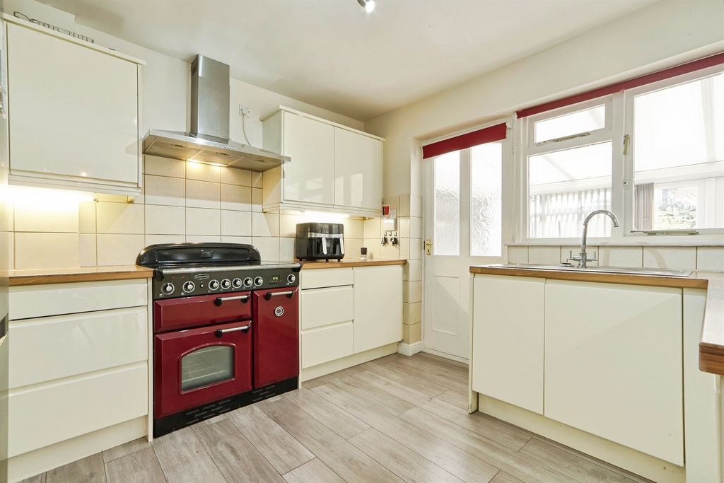 Additional image 6 of 4 bed detached house for saleMount Pleasant, Bramley, Leeds LS13