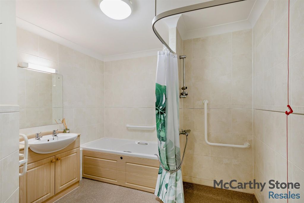 Additional image 18 of 1 bed flat for saleSt Rumbolds Court, Buckingham Road, Brackley NN13