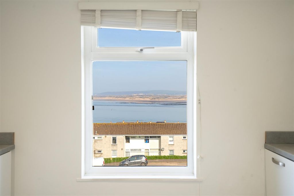 Additional image 7 of 2 bed flat for saleThe Mount, Appledore EX39