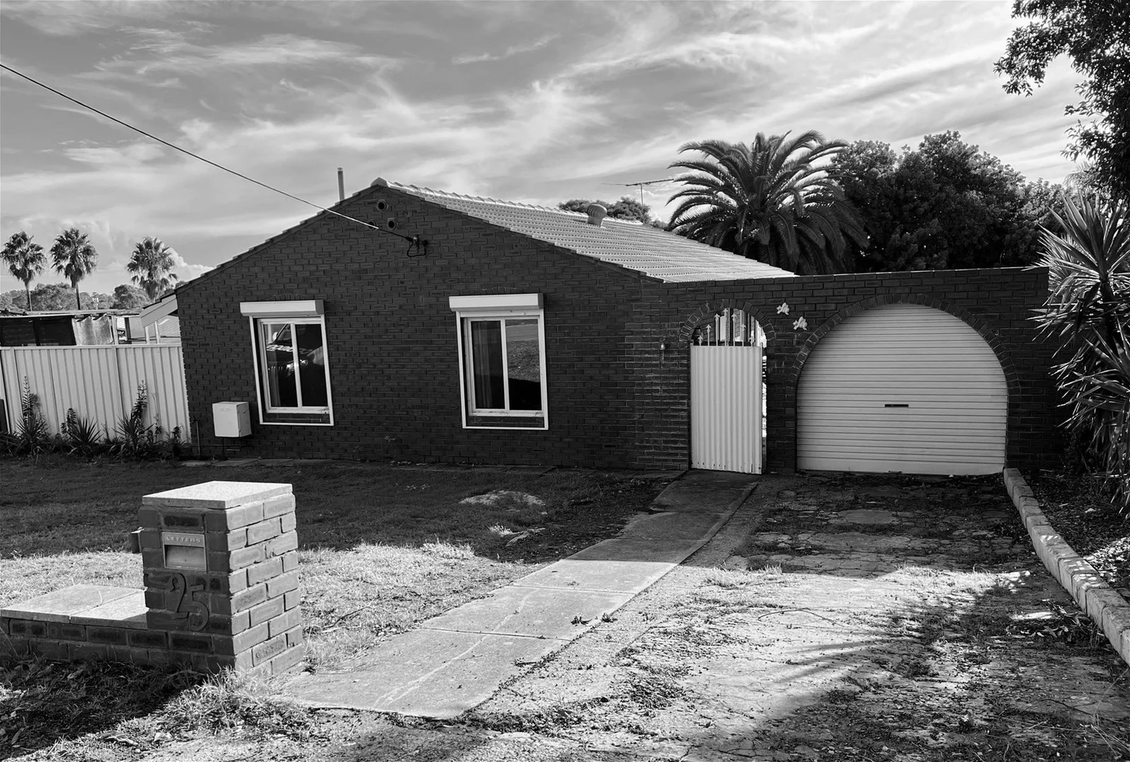 25 Tanson Road, Parmelia WA 6167