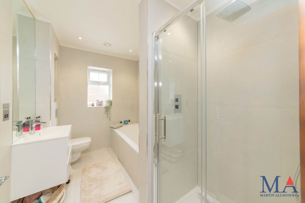 Additional image 34 of 5 bed detached house for saleRed Road, Borehamwood WD6