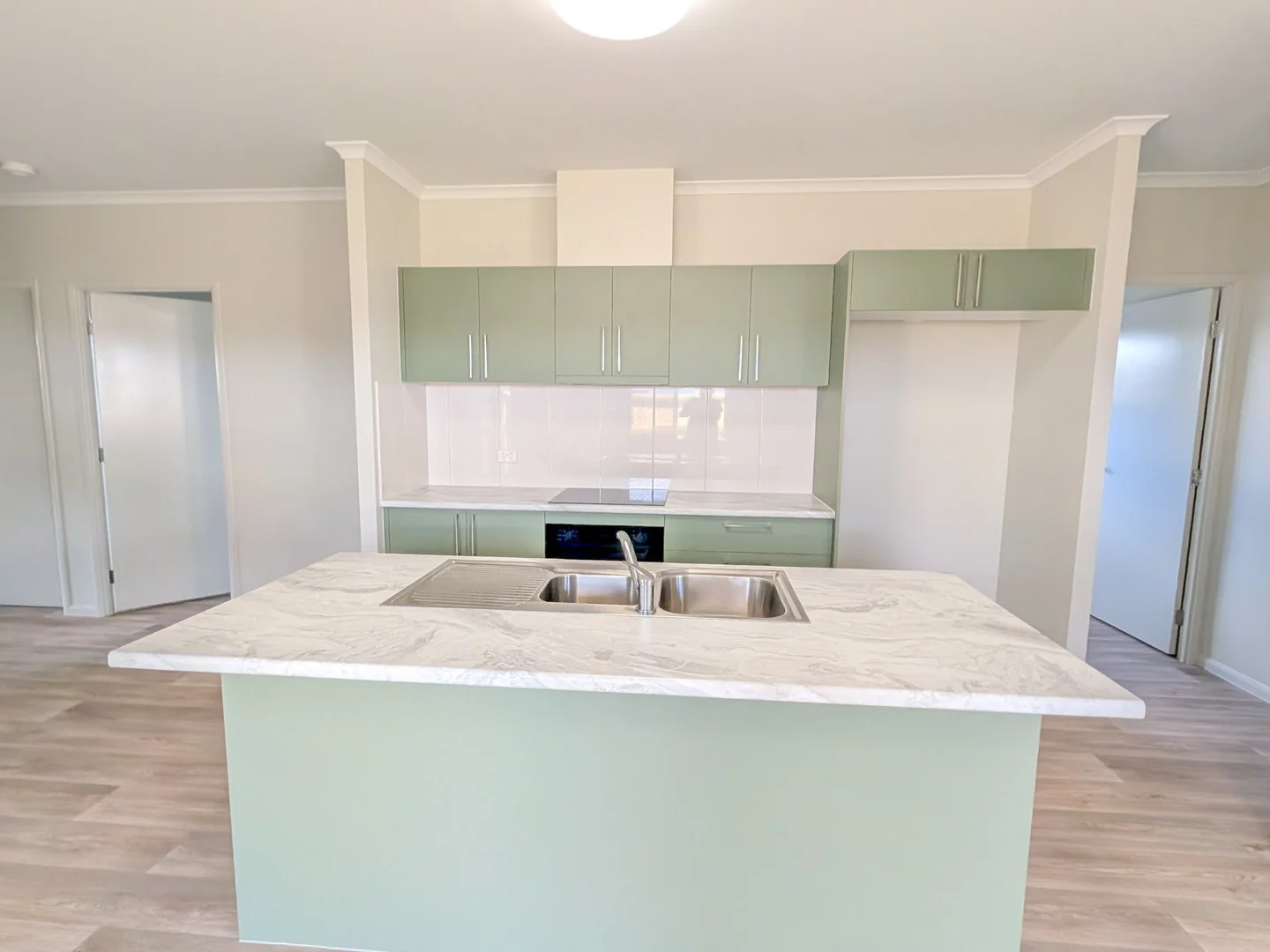 15 Pisek Close, White Rock QLD 4868 photo 3