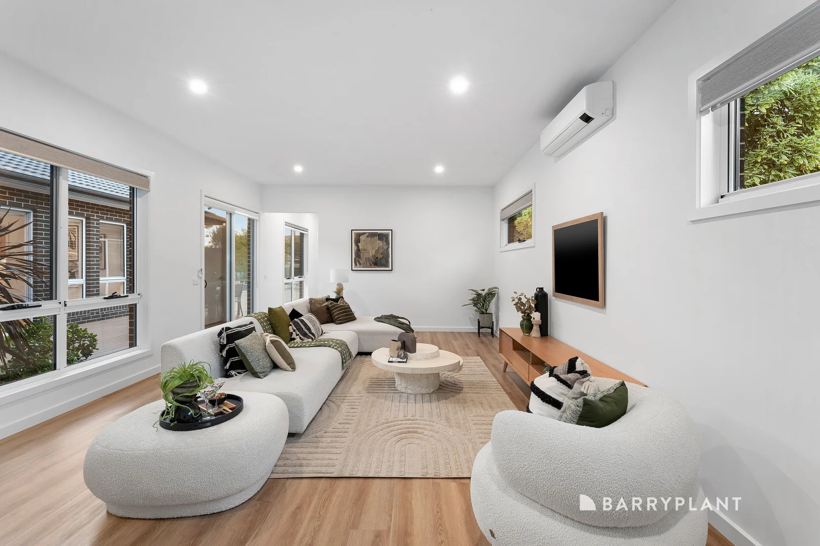 83 Norma Crescent, Knoxfield VIC 3180 photo 2