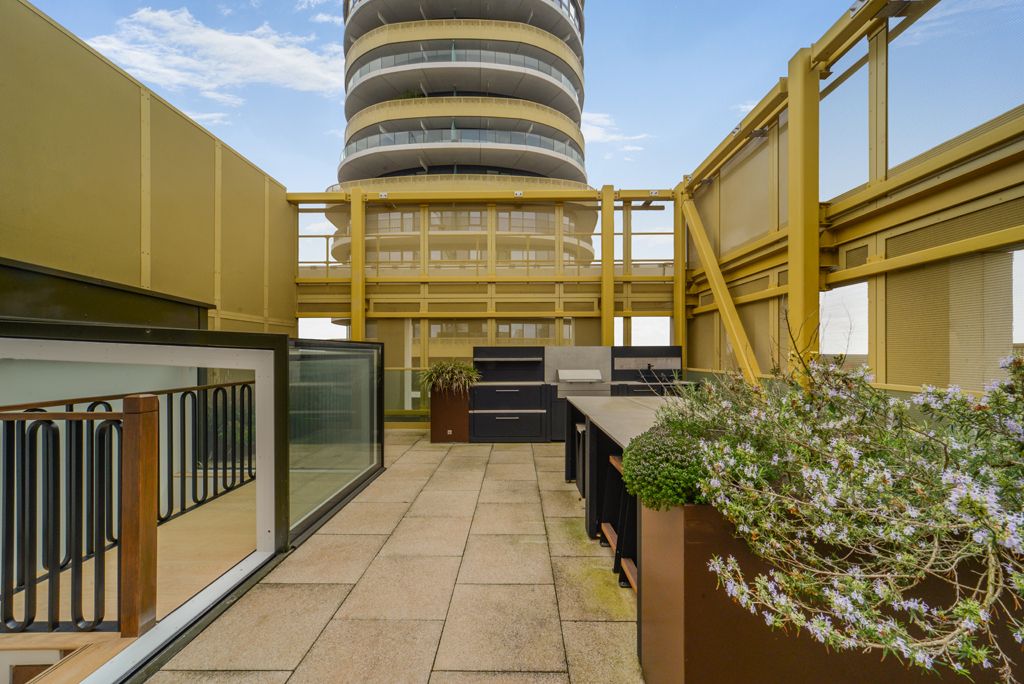 Additional image 7 of 3 bed flat for saleCascade Way, White City W12