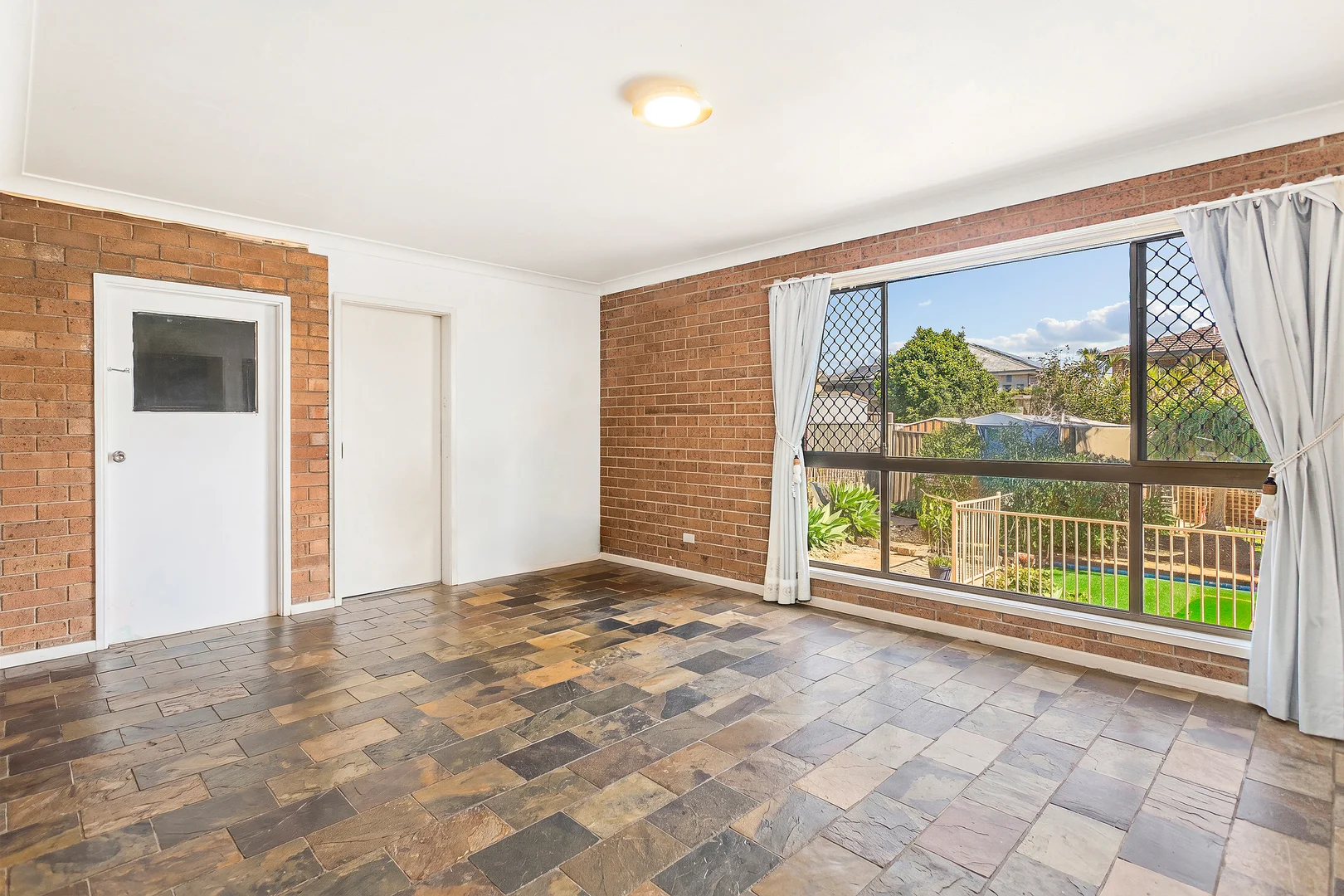 Additional image 3 of 61 Madigan Boulevard, Mount Warrigal NSW 2528