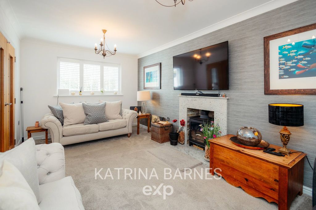 Additional image 13 of 6 bed detached house for saleGrantham Avenue, Great Notley CM77