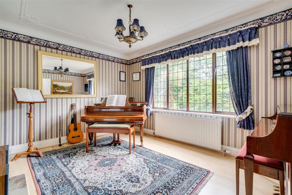 Additional image 4 of 6 bed detached house for saleAcacia Park Drive, Apperley Bridge, West Yorkshire BD10