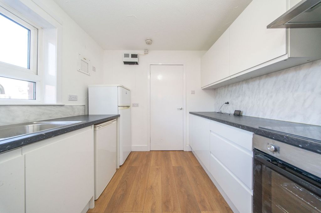 Additional image 3 of 3 bed terraced house for saleHeatherbank, Ladywell, Livingston EH54