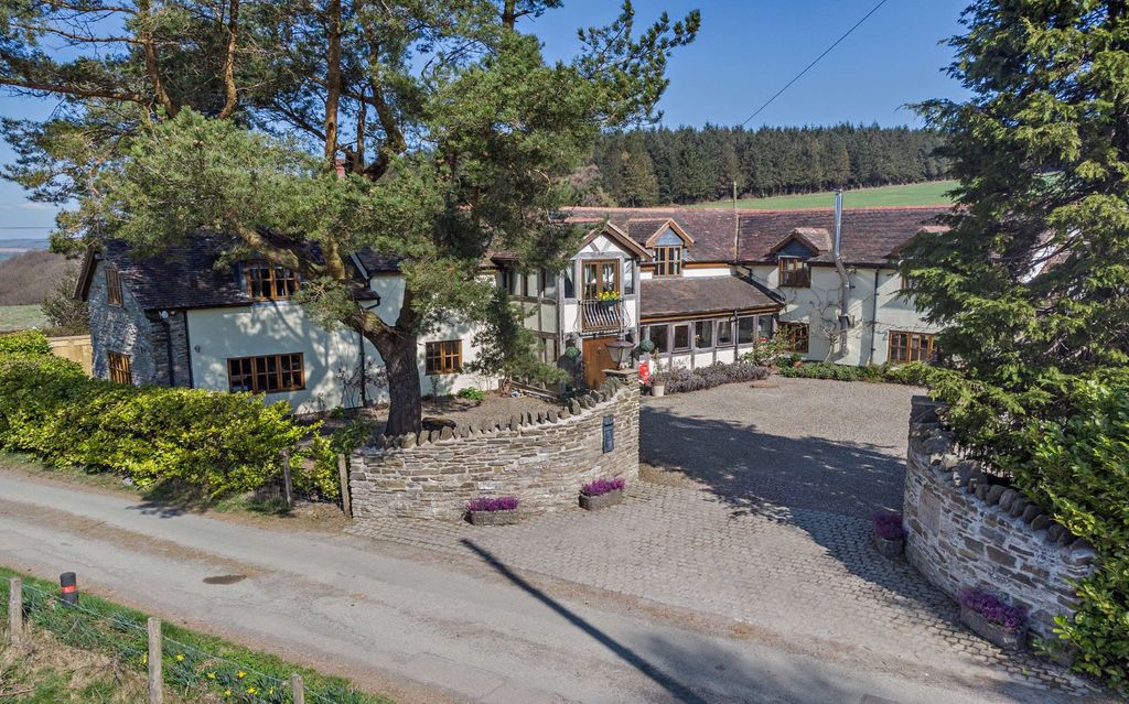 6 bed detached house for saleBlack Hill, Craven Arms, Shropshire SY7