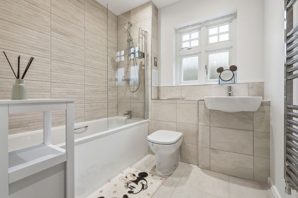 Additional image 12 of 2 bed flat for saleKestrel Close, Brentwood CM15