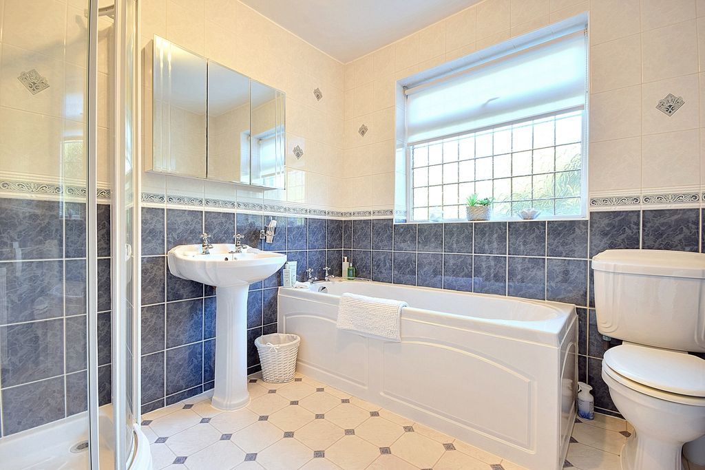 Additional image 16 of 4 bed detached bungalow for saleGlyrroen, Westgate, Clifton, Brighouse HD6