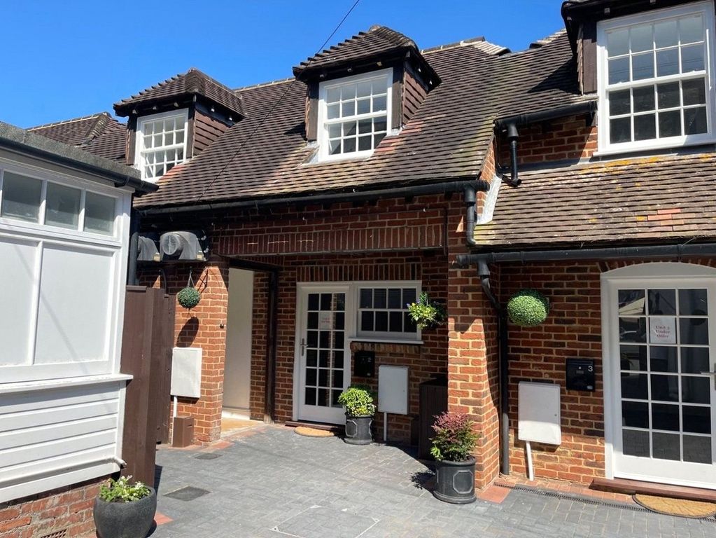 1 bed flat for saleIsabella Court, West Street, Blandford Forum, Dorset DT11