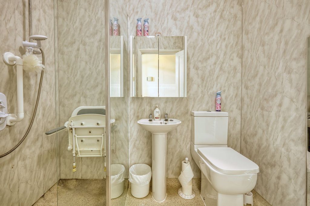 Additional image 11 of 3 bed flat for salePark Road, Broadstairs, Kent CT10