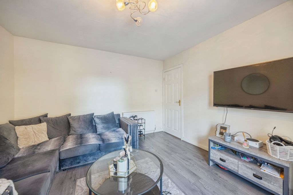 Additional image 4 of 2 bed flat for saleMain Street, Larbert FK5