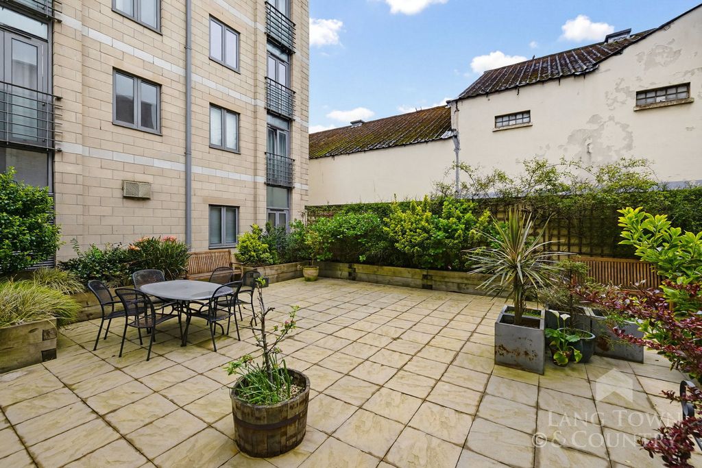 Additional image 16 of 2 bed flat for saleDiscovery Wharf, North Quay, Sutton Harbour PL4