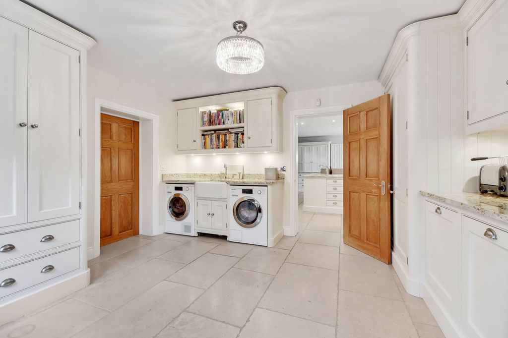 Additional image 22 of 6 bed detached house for saleChallacombe Close, Hutton Mount, Brentwood CM13