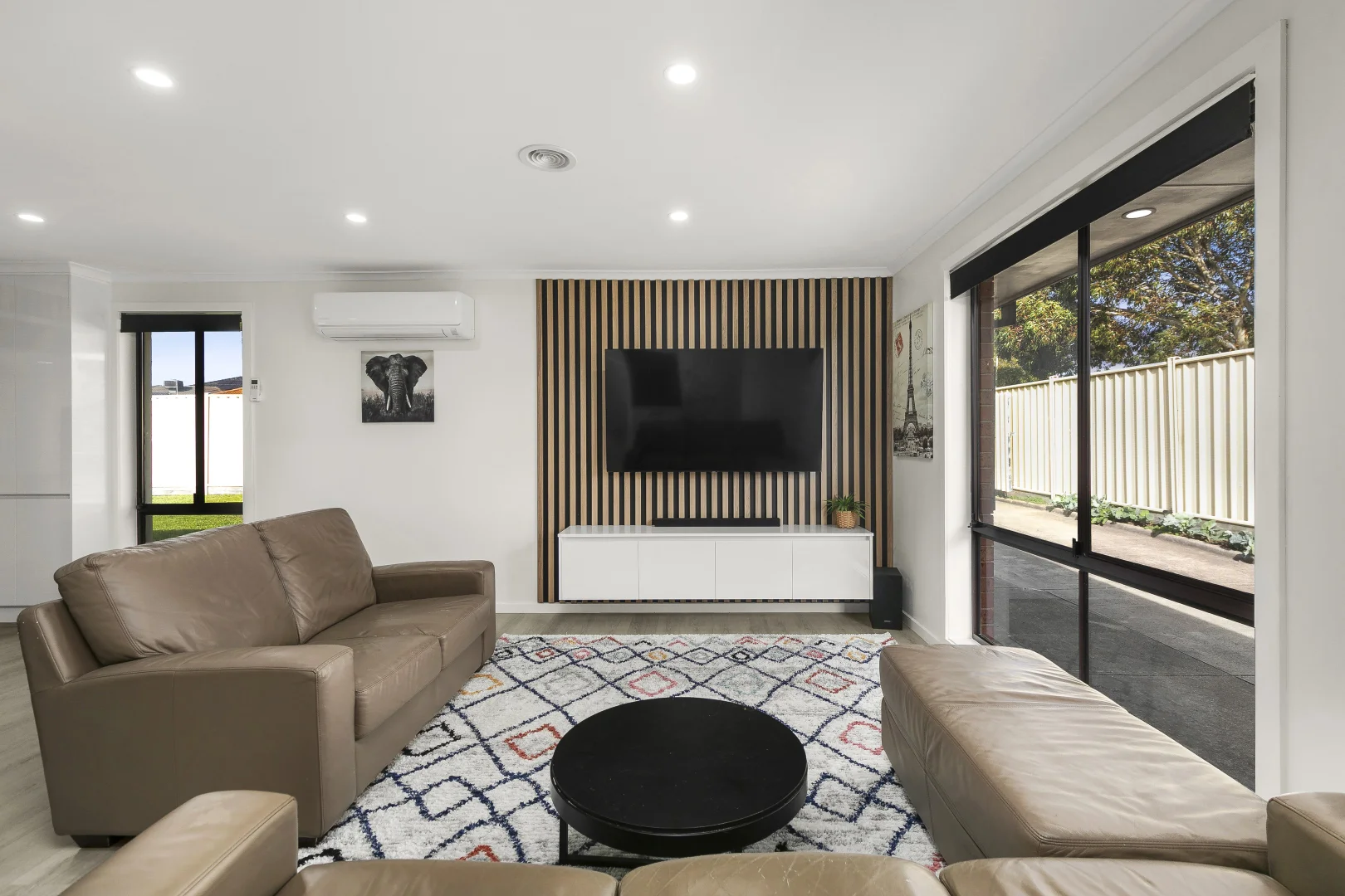 20 Goodenia Close, Meadow Heights VIC 3048 photo 3