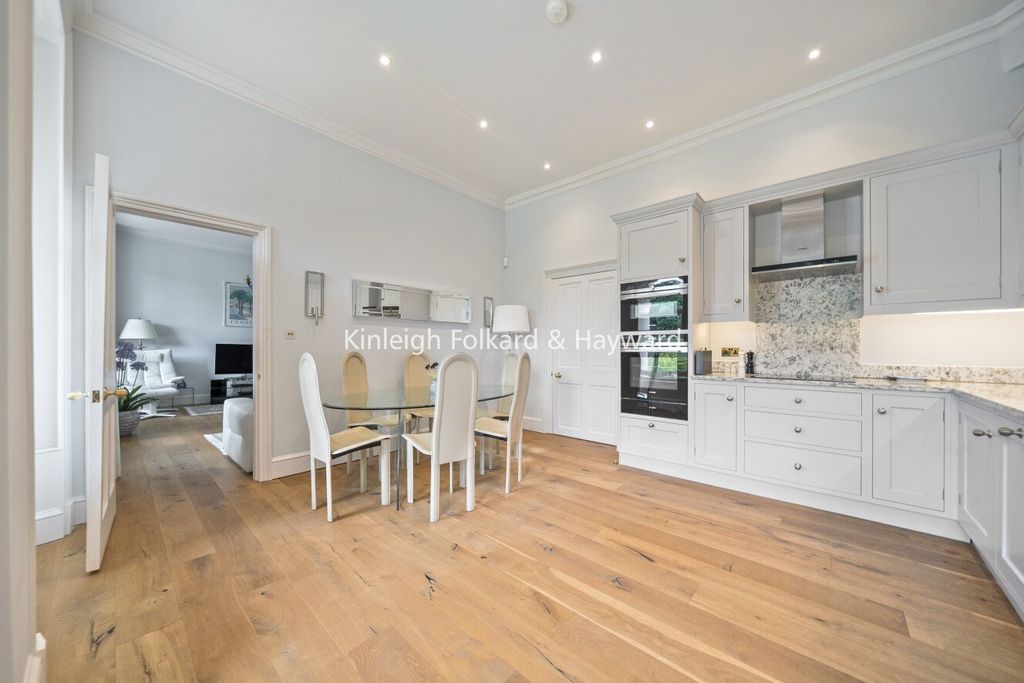 Additional image 10 of 2 bed flat for saleWilloughby Lane, Bromley, Kent BR1