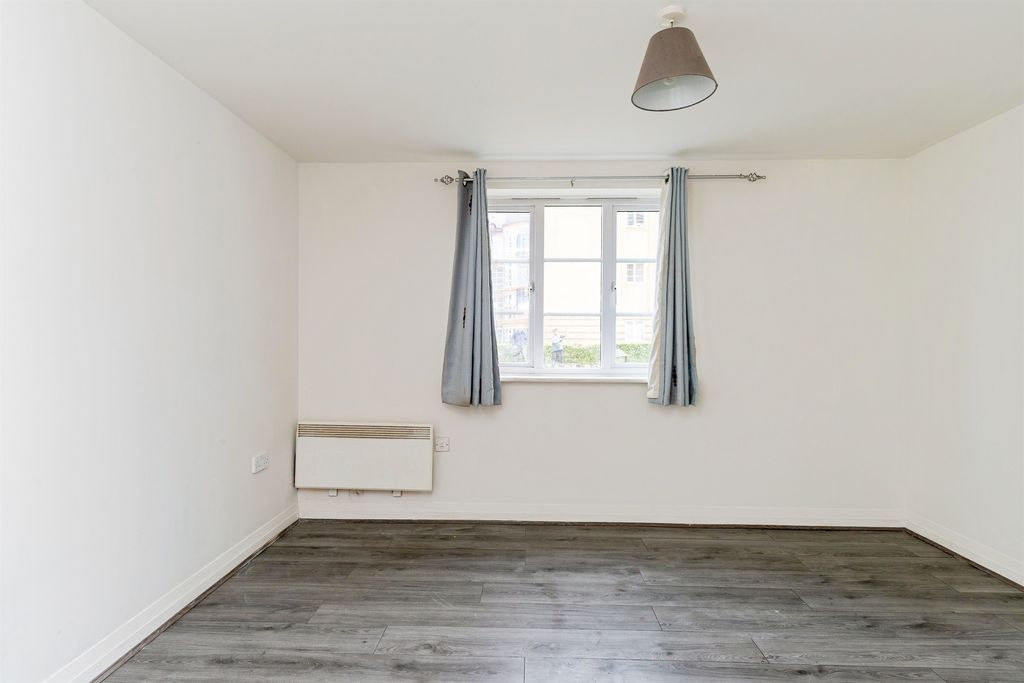 Additional image 10 of 2 bed flat for saleNewland Gardens, Hertford SG13