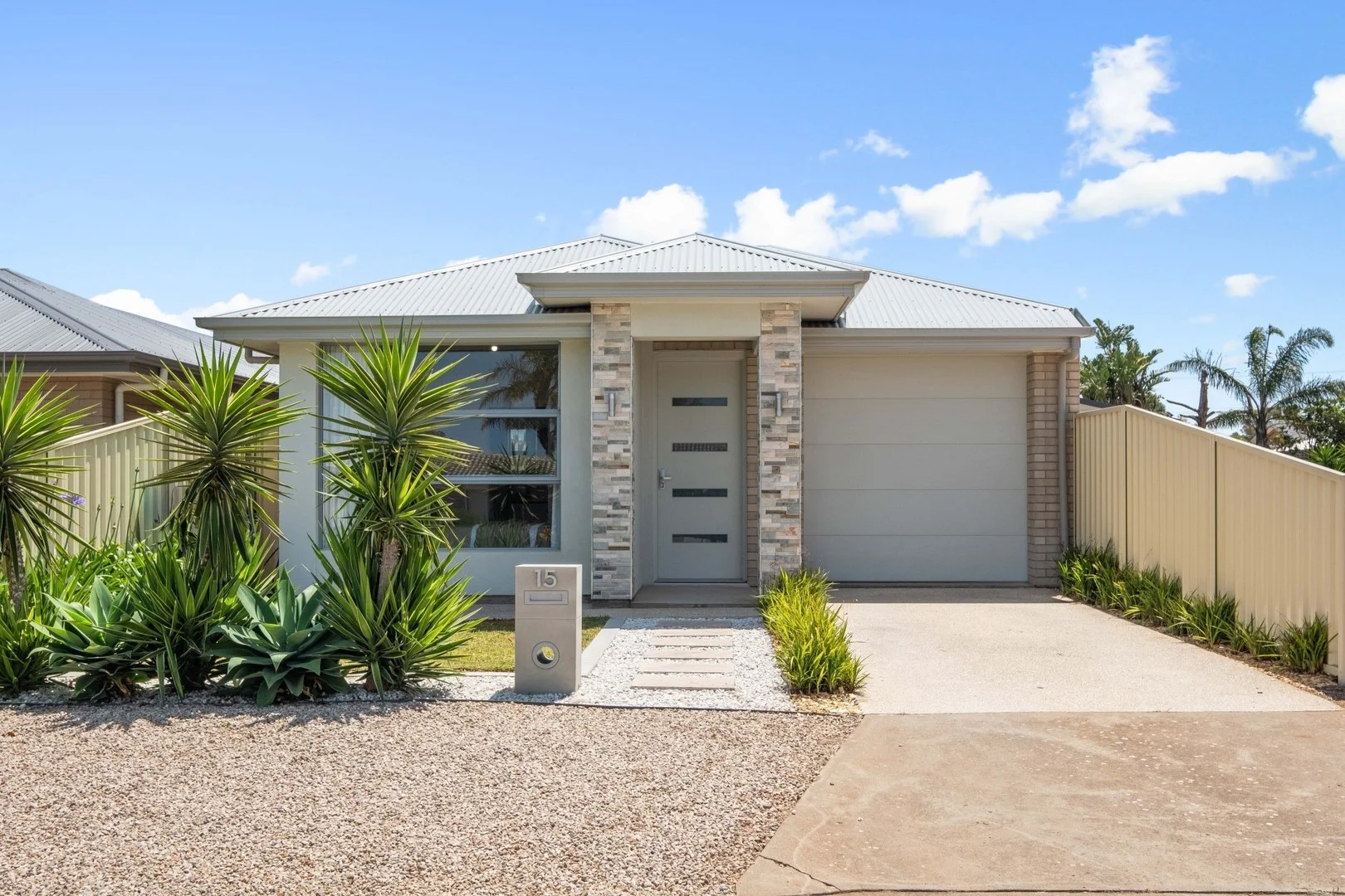 15 Lyndhurst Rd, Seaford SA 5169