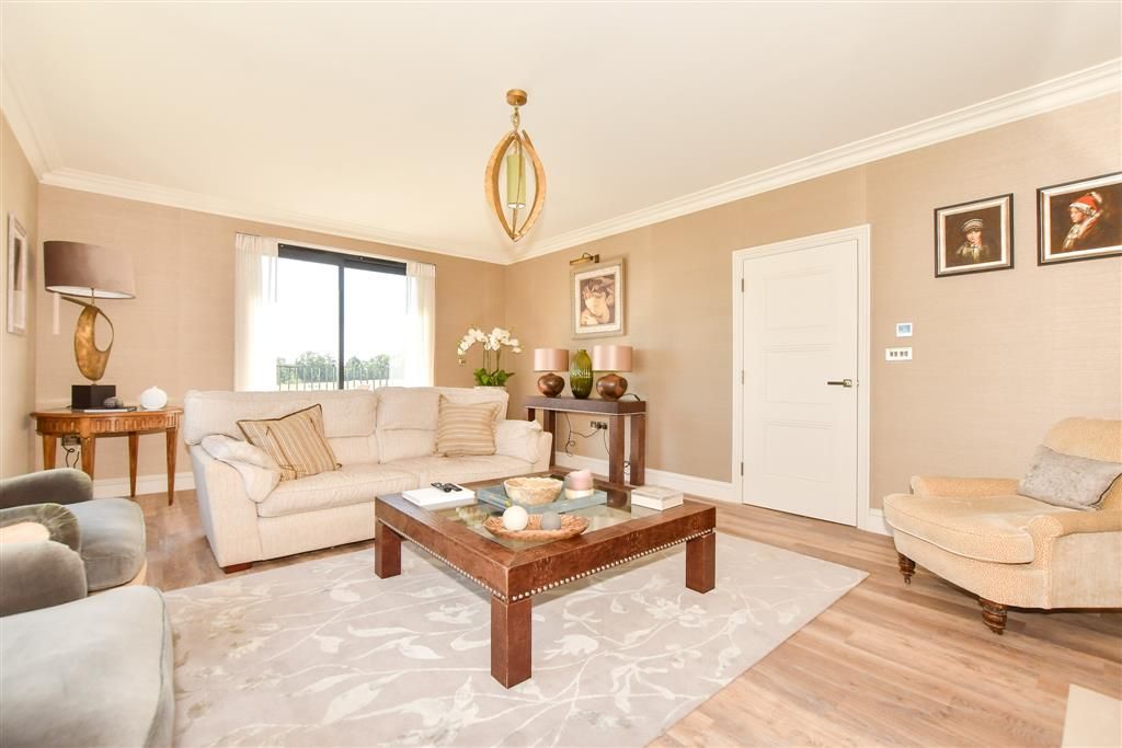 Additional image 7 of 3 bed flat for saleConvent Road, Broadstairs, Kent CT10