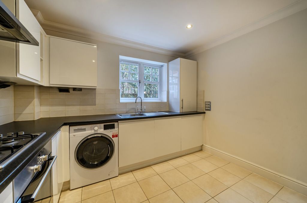 Additional image 15 of 2 bed flat for saleBroomfield, Binfield, Bracknell RG42