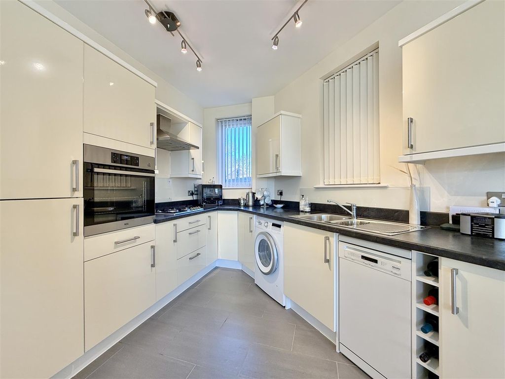 Additional image 2 of 2 bed flat for saleSt. Marys Hill, Brixham TQ5