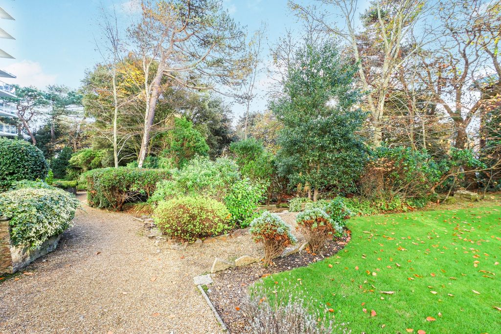 Additional image 15 of 4 bed flat for saleAdmirals Walk, West Cliff Road, Bournemouth, Dorset BH2