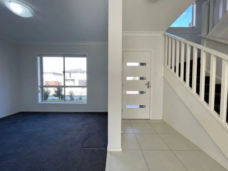 13 Beacon Dr, Schofields NSW 2762 photo 3