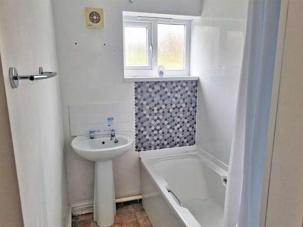 Additional image 3 of 2 bed flat for saleHeol Helig, Brynmawr, Ebbw Vale NP23