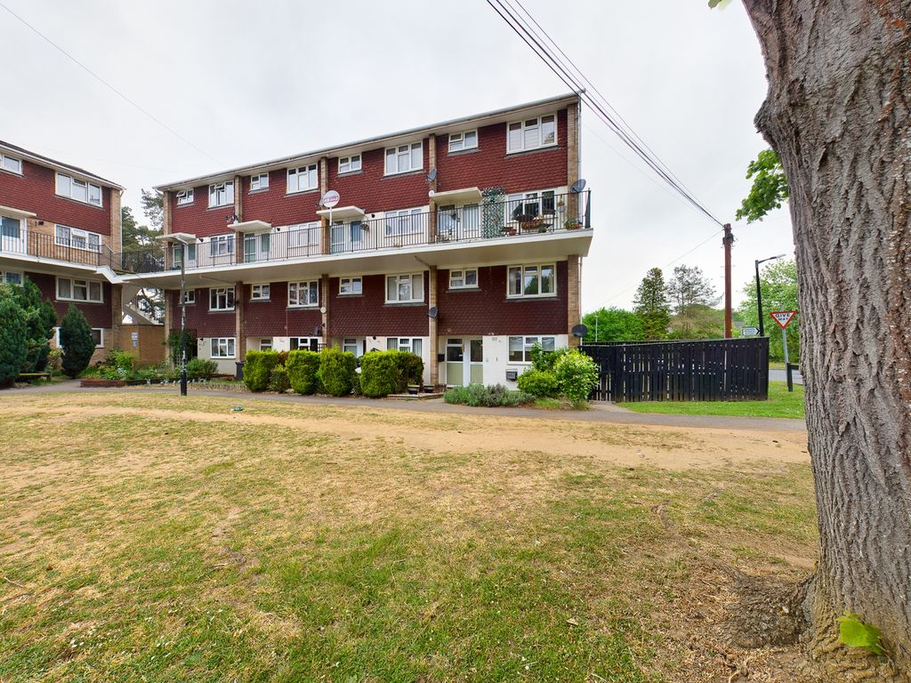 2 bed maisonette for saleKildare Close, Bordon, Hampshire GU35