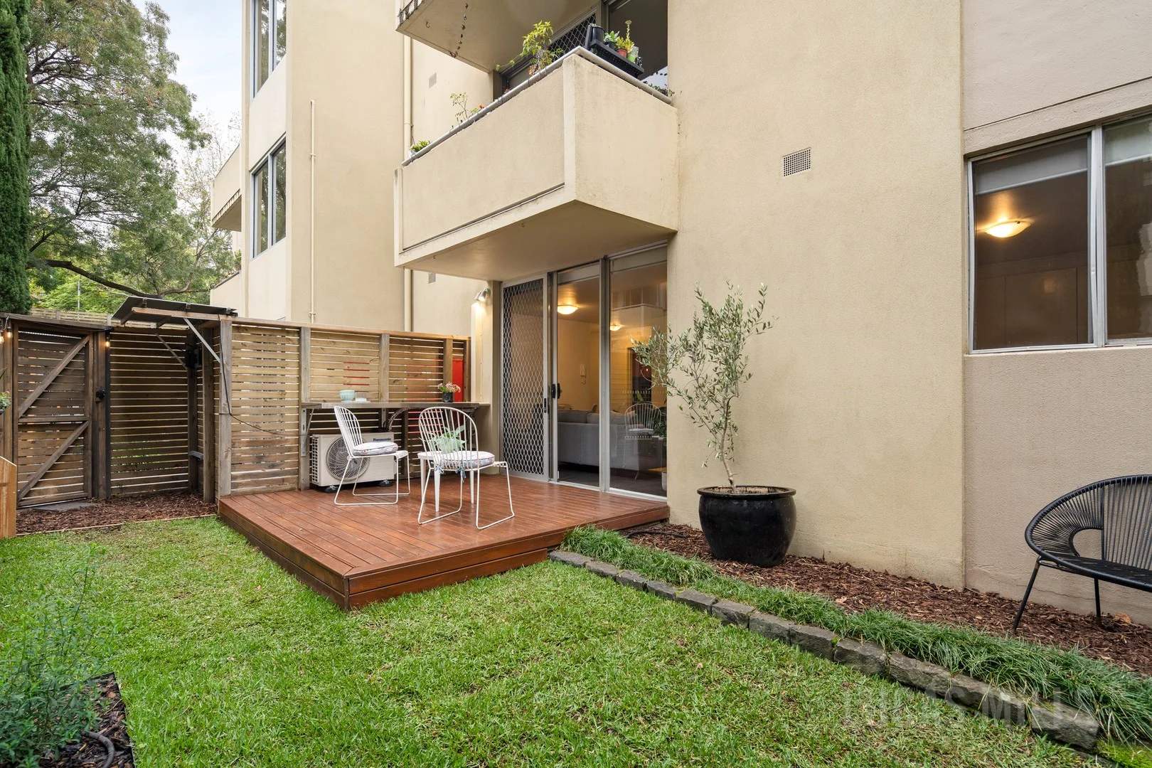 2/60 O'Shanassy Street, North Melbourne VIC 3051
