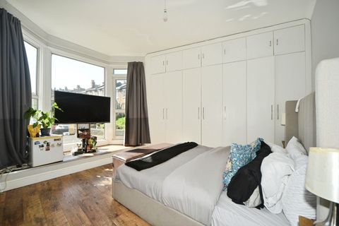 Tewson Road, London SE18